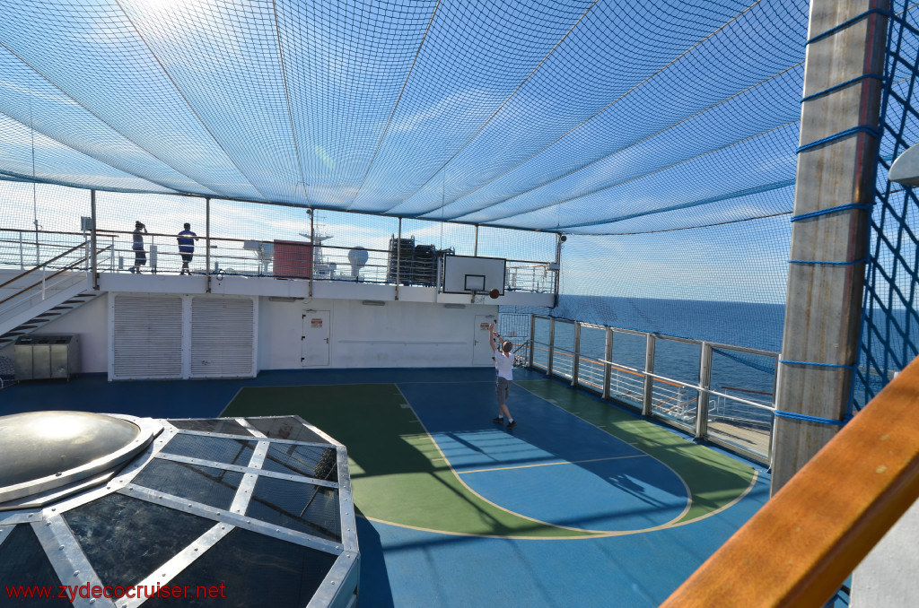 036: Carnival Conquest, Fun Day at Sea 1, Basketball court, 