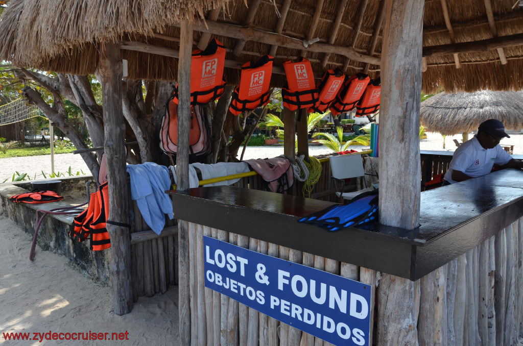 085: Carnival Conquest, Cozumel, Chankanaab, Life Vest area is also Lost and Found, 