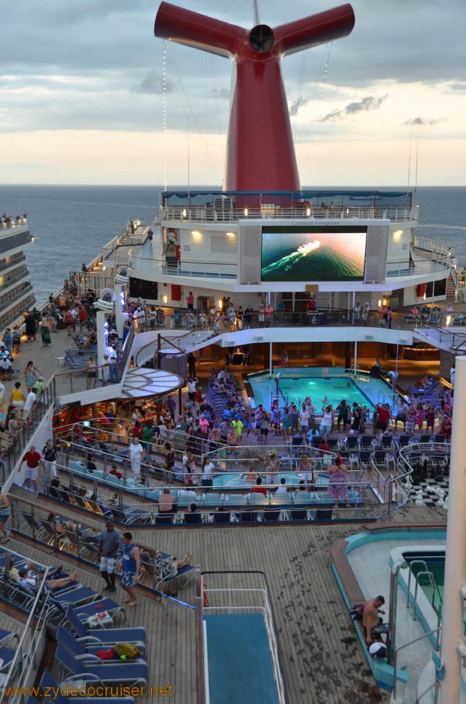 464: Carnival Conquest, Cozumel, Sail Away Deck Party, 