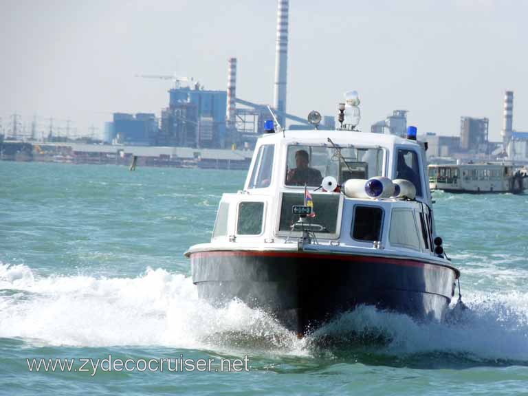 4620: Carnival Dream - Venice, Italy - Alilaguna ride back to the ship - Polizia?
