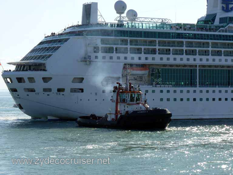 4639: Carnival Dream - Venice, Italy - Tugboat hauling Legend of the Seas away