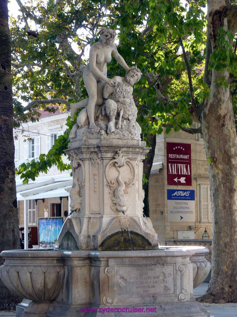 4954: Carnival Dream - Dubrovnik, Croatia - Statue near the Pile Gate (Pilepoort)
