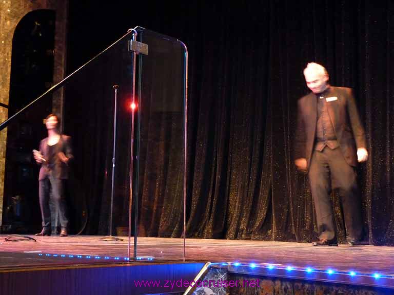 5660: Carnival Dream - Past Guest Party - Damien Brell Entertained for a while and was joined by Todd who can hold his own at singing...