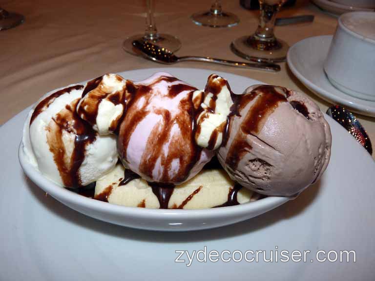 0125: Carnival Dream, Transatlantic Cruise - Sea Day 1 - Banana Split (from Children's menu)