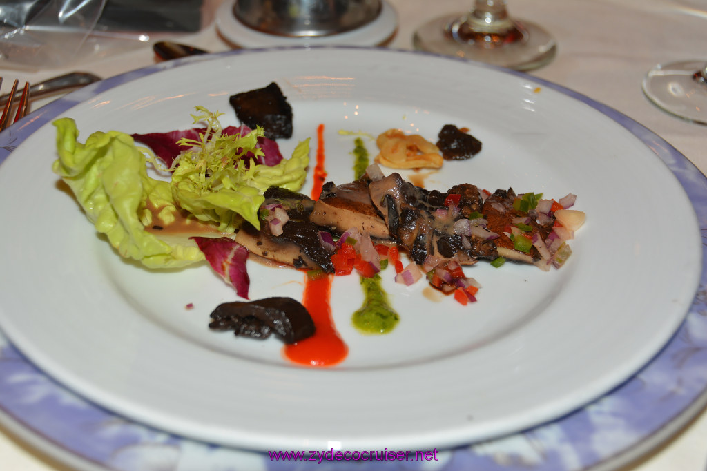 Carnival Dream, MDR Dinner 9, Grilled Portobello Mushroom and Handpicked Mesclun Lettuce, 