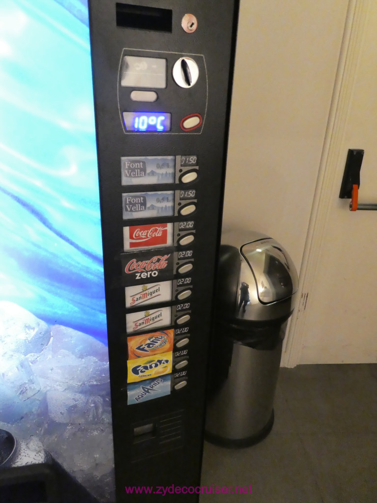 018: Hotel Gaudi Barcelona, Soda Machine. I think 2 euros? There is a liquor store a couple of doors down that sells cans of Coke for 0.80 euro.