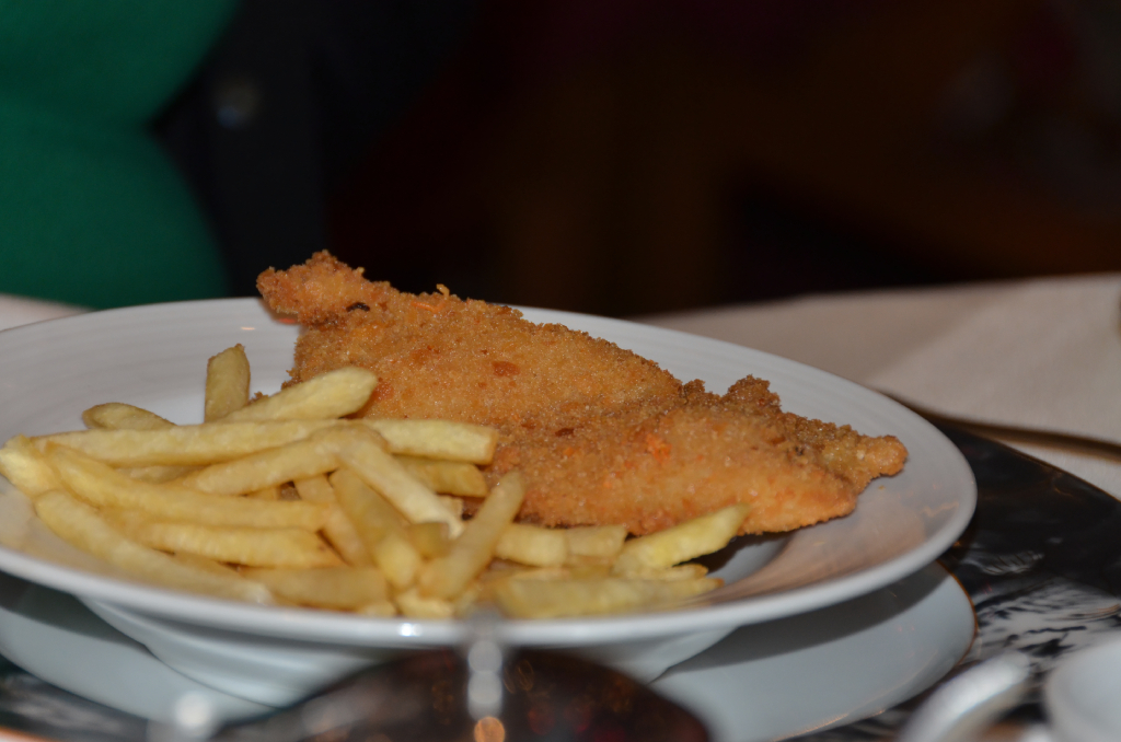 342: Carnival Legend, British Isles Cruise, Dublin, MDR Dinner, Louisiana Fried Catfish (starter)