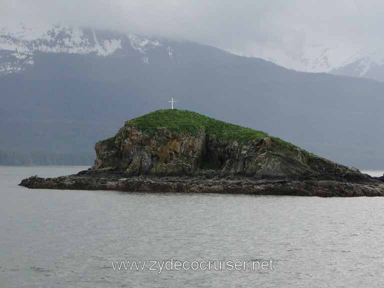 162: Carnival Spirit - Auke Bay - Whale Quest - See the Bald Eagle on the island?
