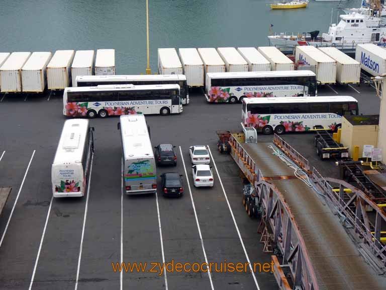 012: Carnival Spirit, Hilo, Hawaii, tour buses arriving