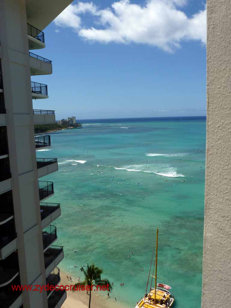 064: Carnival Spirit, Honolulu, Hawaii, Outrigger Waikiki on the Beach