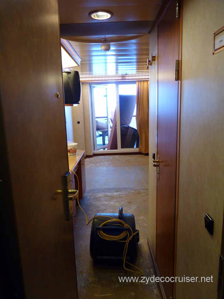 001: Carnival Spirit, Sea Day 3 - After the great flood! Carpet is removed, furniture is removed, blower going, doors open