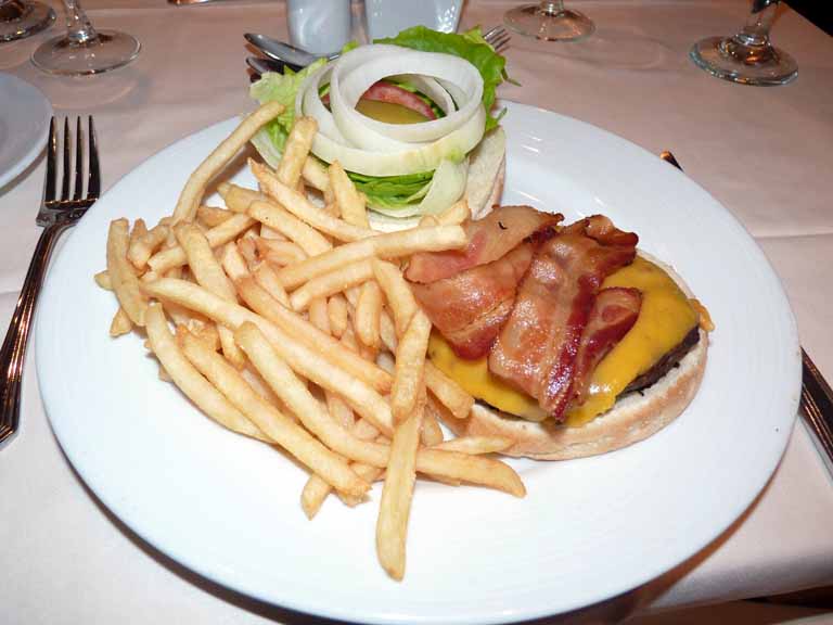 054: Carnival Spirit, Sea Day 4 - A bacon and cheddar burger.