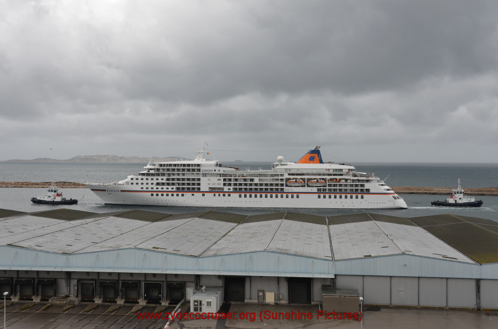 008: Carnival Sunshine Cruise, Marseilles, Europa Cruise Ship with two tugs, 