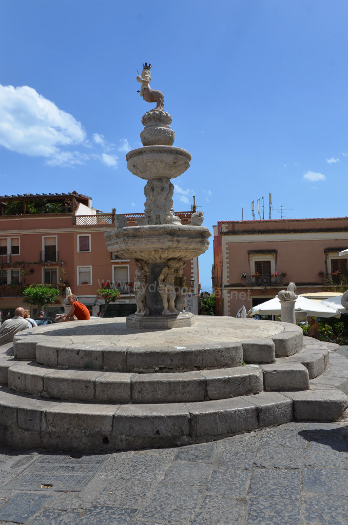 157: Carnival Sunshine Cruise, Messina, Taormina on your Own tour, Duomo Suare, Minotaur Fountain,