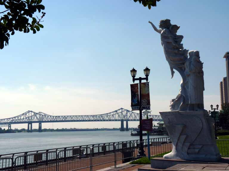 017: Carnival Triumph, New Orleans, Post-Cruise, Monuments to the Immigrants and Mississippi River Bridge