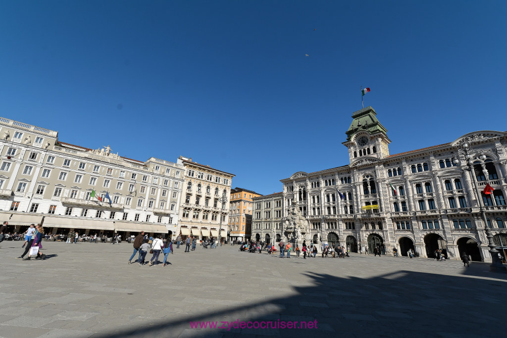 052: Carnival Vista, Pre-cruise, Trieste, Unity of Italy Square, 