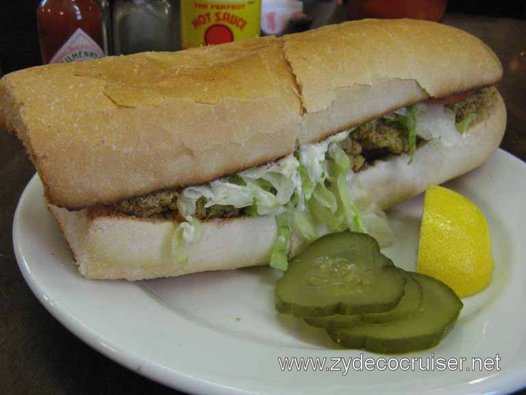 004: Bozo's Restaurant, Metairie, Oyster Poboy