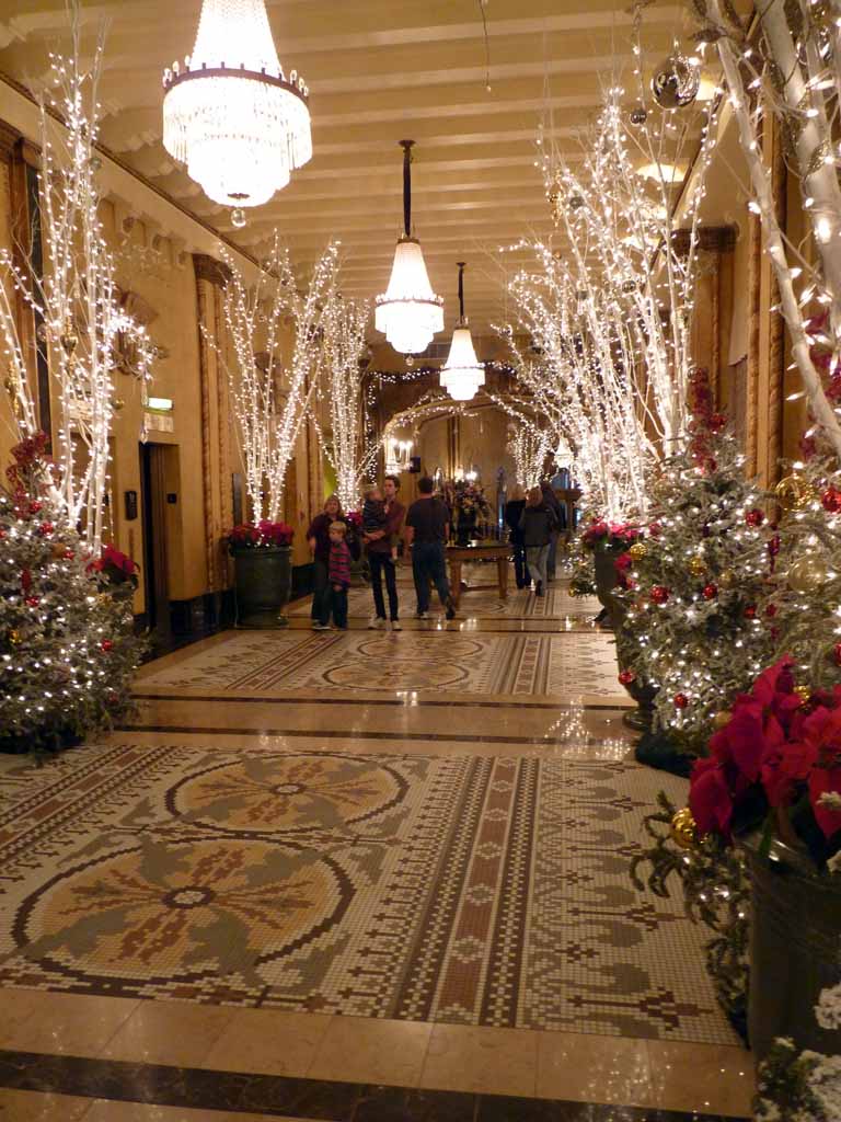 082: Christmas, 2009, New Orleans, The Roosevelt Hotel, 