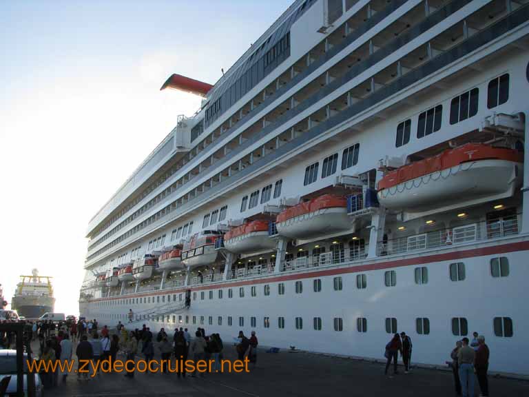 004: Carnival Splendor, Puerto Madryn, Penguins Paradise, Punta Tombo Tour - 