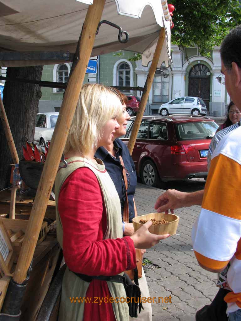 074: Carnival Splendor, Tallinn, Estonia, Maias munk, Gourmet monk, Tasty roasted almonds in sugar, cinnamon, and spice-flavored glaze